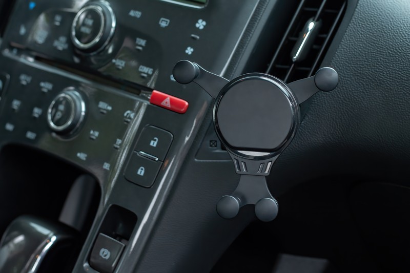 Suport auto Maxlife MXCH-06, prindere in grila de ventilatie, negru