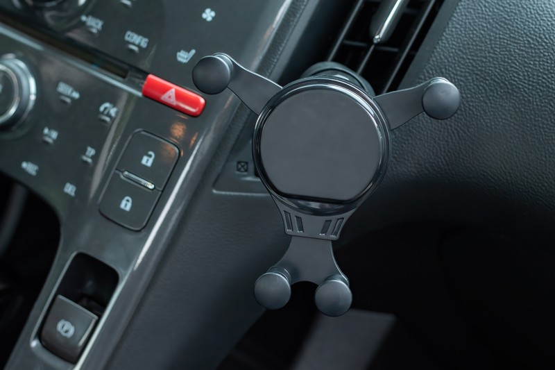Suport auto Maxlife MXCH-06, prindere in grila de ventilatie, negru