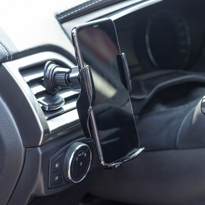 Suport auto Maxlife MXCH-08, prindere in grila de ventilatie, incarcare wireless 15 W, inchidere automata, negru