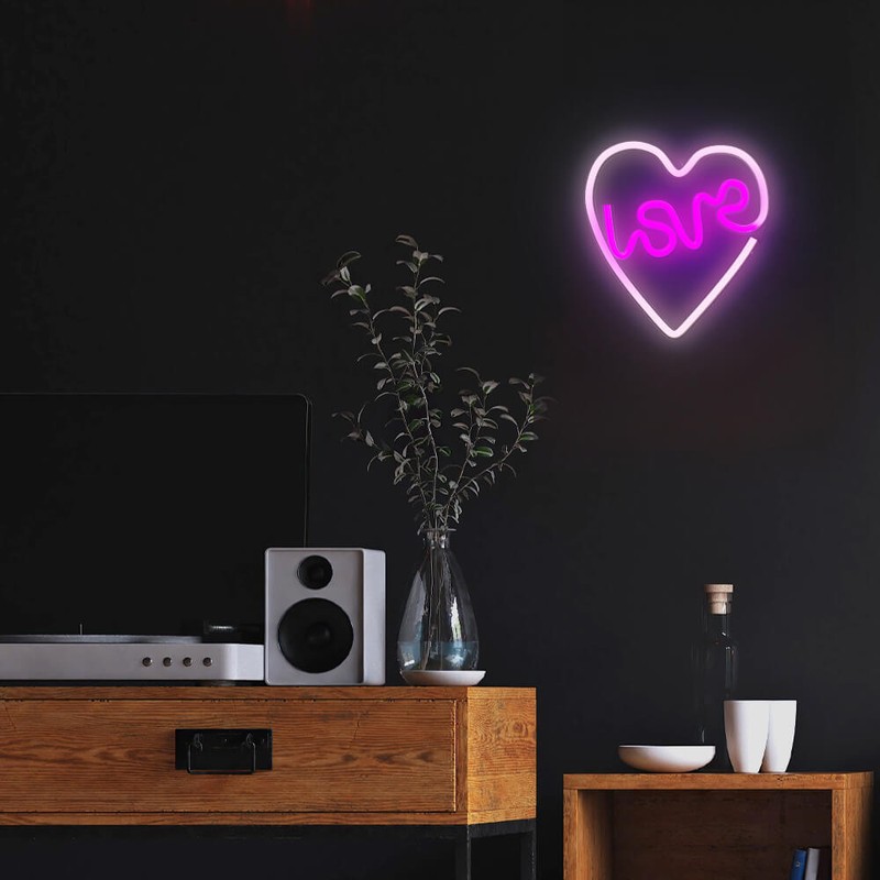 Neon LED Neolia, Love Heart, mov alb, dimensiuni 150 x 20 x 290mm, cablu USB lungime 2m, alimentare USB sau 3xAA