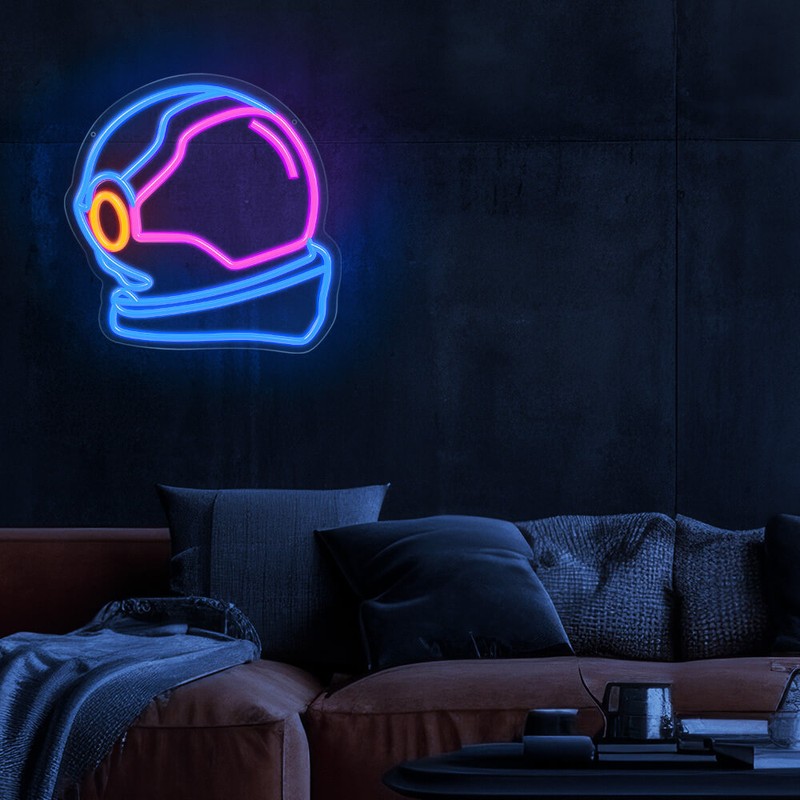 Neon LED pe plexiglas Forever Light, Astronaut, dimensiuni 400 x 18 x 375mm, cablu USB cu lungimea 2m, alimentare USB sau 3xAA, multicolor