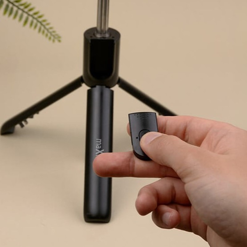 Selfie stick Maxlife Bluetooth tripod MXST-100, tija 69 cm, rotire 360 °, telecomanda, Negru