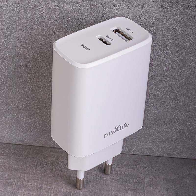 Incarcator Maxlife MXTC-10-20AC, PD QC 20 W, 1x USB-C + 1x USB, alb