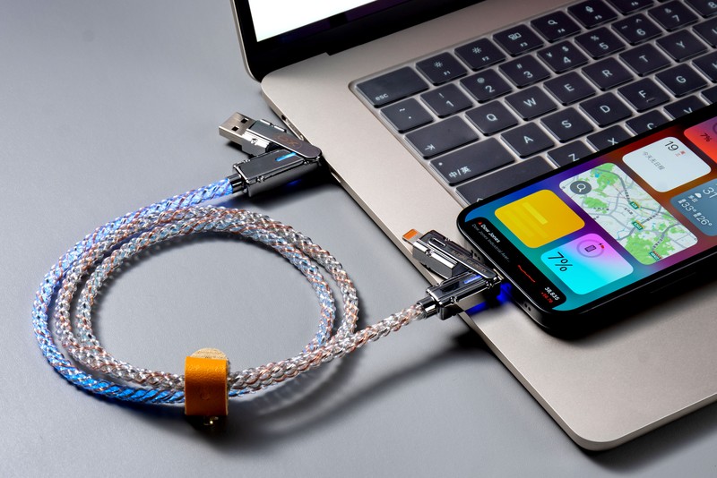 Cablu de date XO NB276 4 in 1, la un capat are conectori USB-C tata cu USB-A tata iar la celalalt capat are USB-C tata cu tip lightning tata, 60W, PD, lungime 1m, in cutie, gri